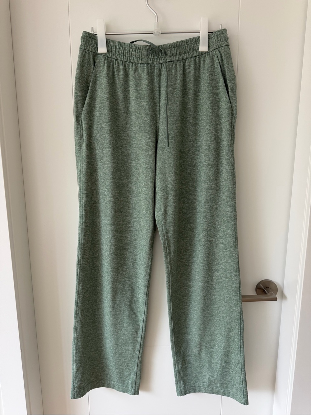 Lululemon Soft Jersey Straight leg Mid Rise Pants Size 10